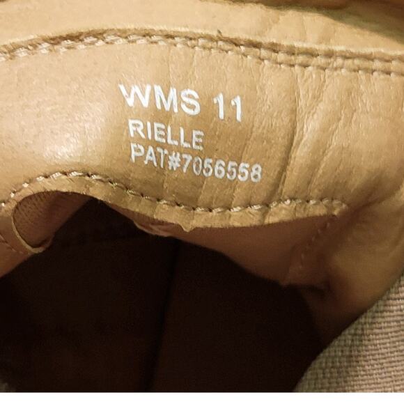 NEW DV Dolce Vita Women's Rielle Chelsea Lug Sole dune suede bootie sz 11 - Picture 8 of 8